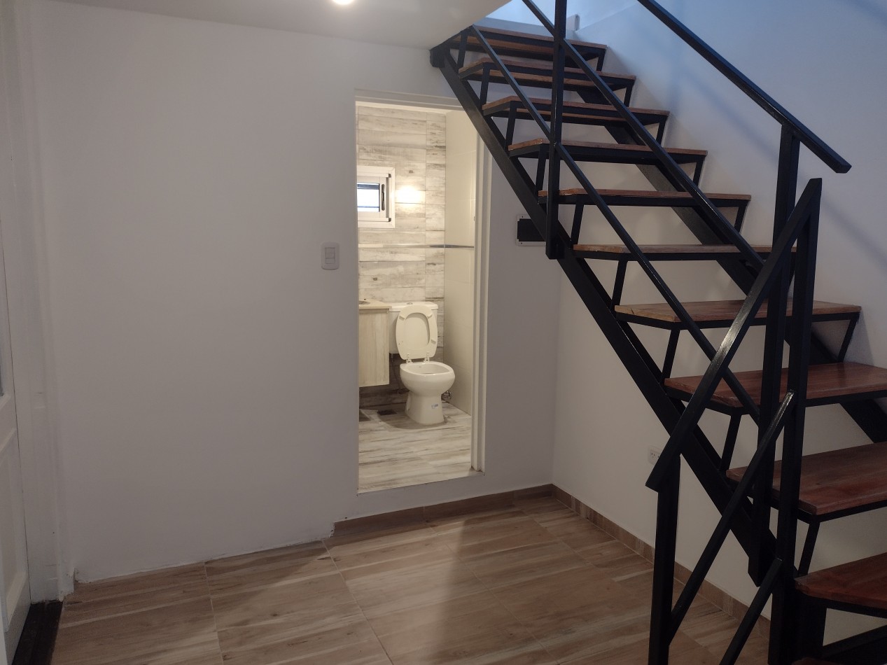 EXCELENTE DEPARTAMENTO PH SIN EXPENSAS 2 AMBIENTES EN ESTACION PARQUE PATRICIOS SUBTE H