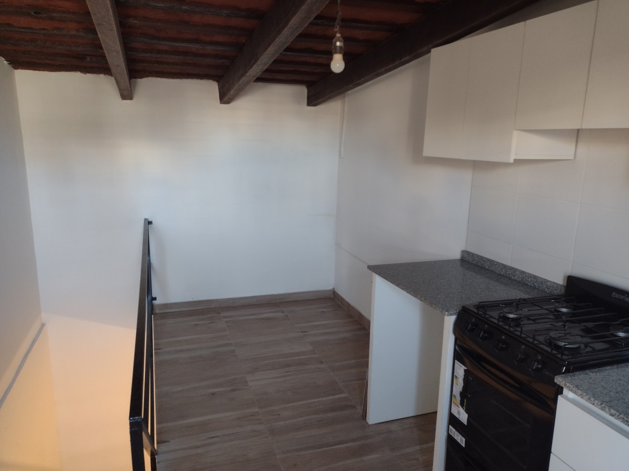 EXCELENTE DEPARTAMENTO PH SIN EXPENSAS 2 AMBIENTES EN ESTACION PARQUE PATRICIOS SUBTE H
