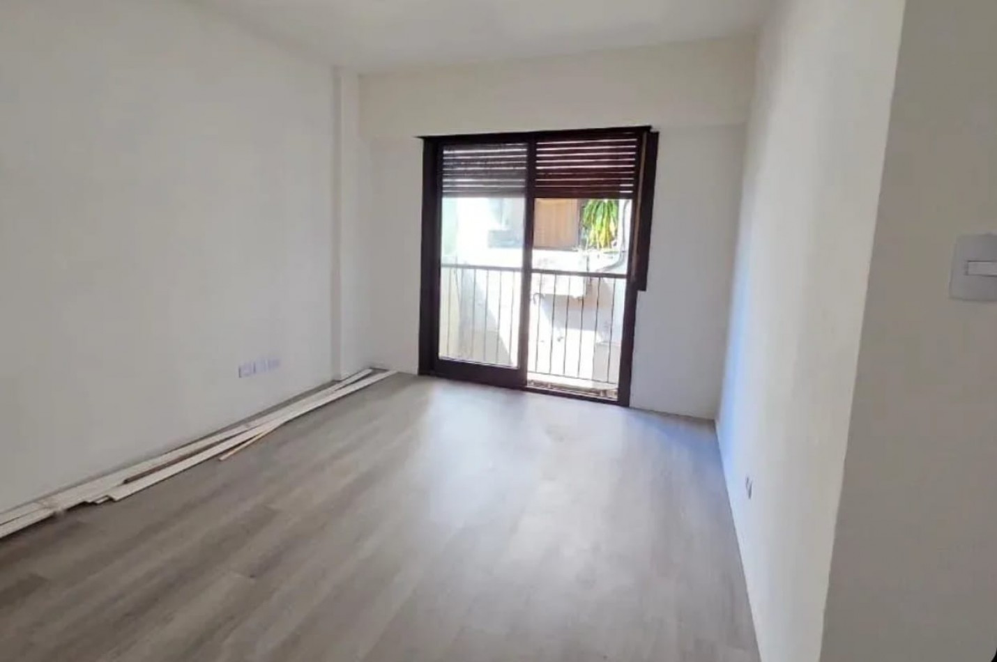 Excelente departamento 3 ambientes, amplio y luminoso, muy buena ubicacion. Boedo. 