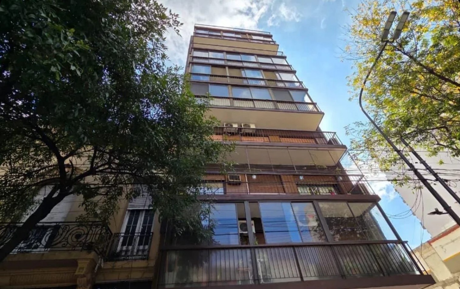 Excelente departamento 3 ambientes, amplio y luminoso, muy buena ubicacion. Boedo. 