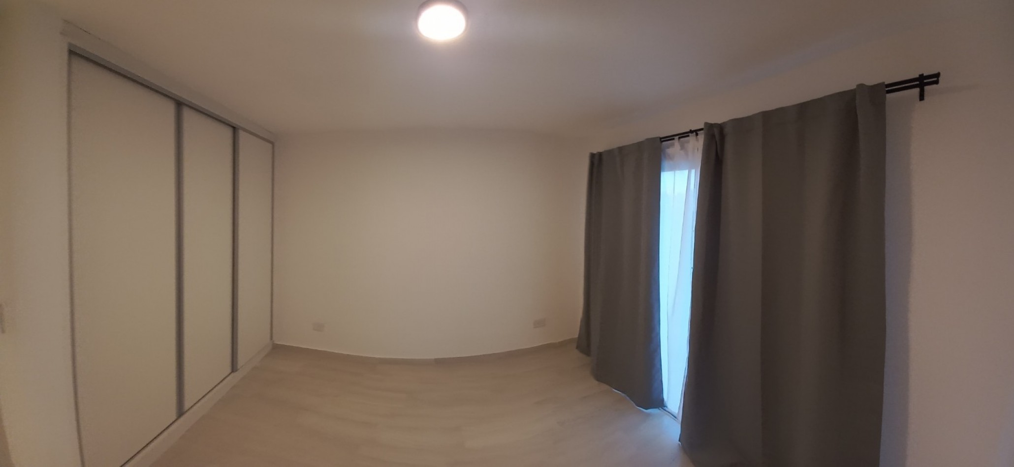 Oportunidad. Depto. 2 ambientes con cochera. Constitucion. A estrenar.