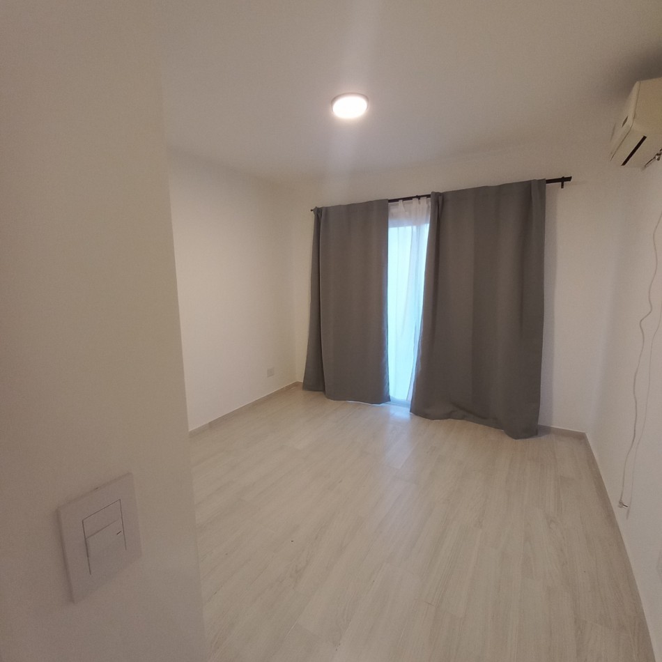 Oportunidad. Depto. 2 ambientes con cochera. Constitucion. A estrenar.
