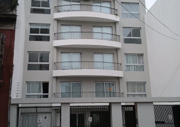 Oportunidad. Depto. 2 ambientes con cochera. Constitucion. A estrenar.
